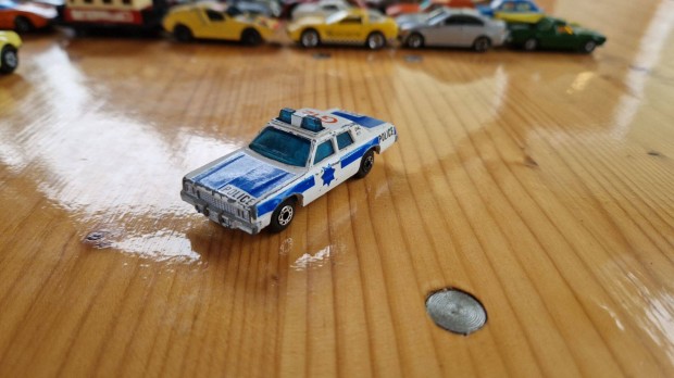 Matchbox Superfast Plymouth Gran Fury Police Kisaut