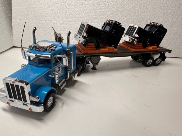 Matchbox Superkings KS-192 Peterbilt Transporter