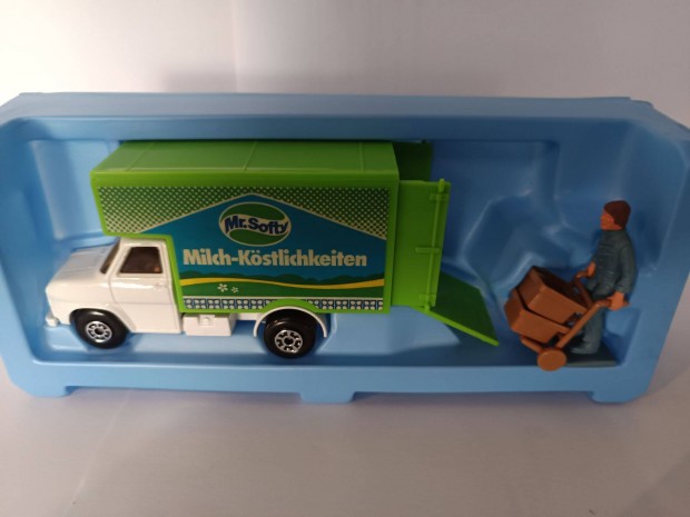 Matchbox Superkings K-23 Ford Delivery Van