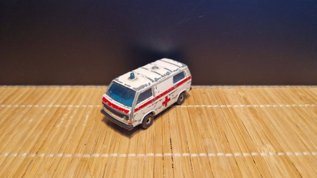 Matchbox Volkswagen Transporter T3 Kisautó