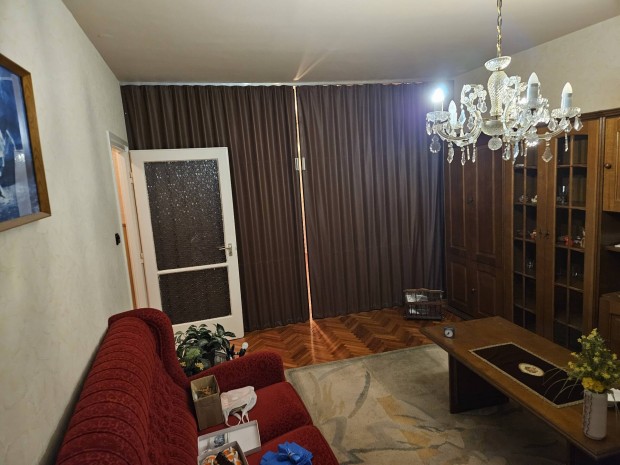 M�t�szalk�n 56nm-es lak�s elad�