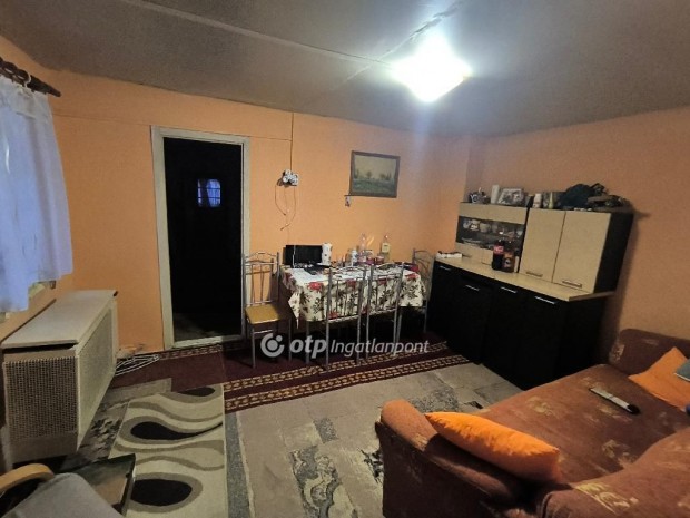 M�traszelei 75 nm-es h�z elad�