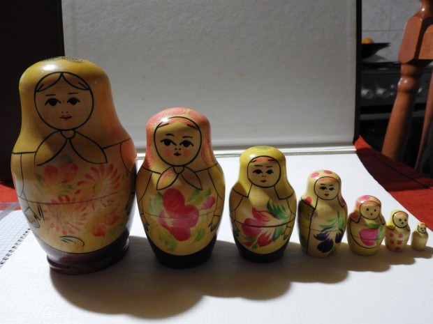 Matrjoska - 7 db-os, teljes (magasság: 13,5 cm)