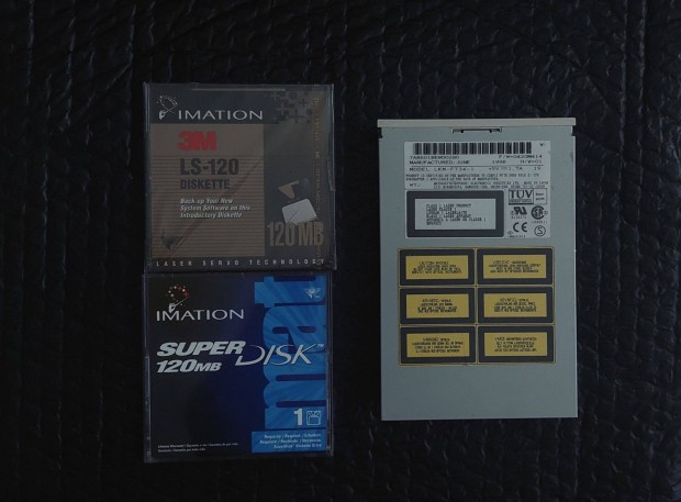 Matsushita IDE LS-120 3,5" floppy Superdisk Drive 2db 120MB lemez
