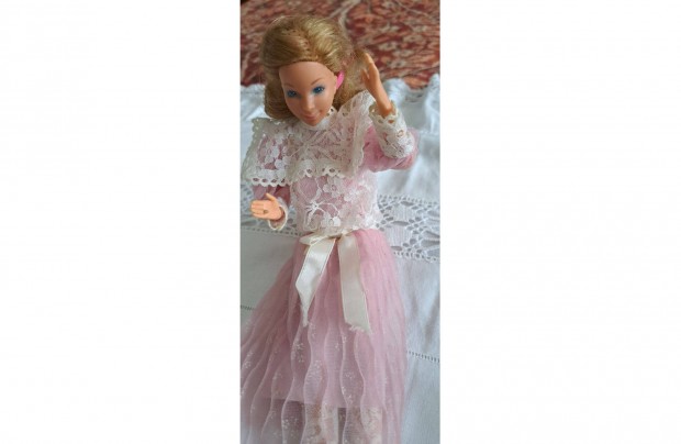 Mattel 1965 Barbi baba+ kiegészitők