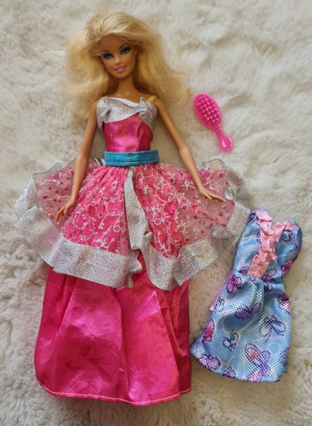 Mattel Barbie, 2009-ben gyrtott, plussz ruhval s kiegsztvel