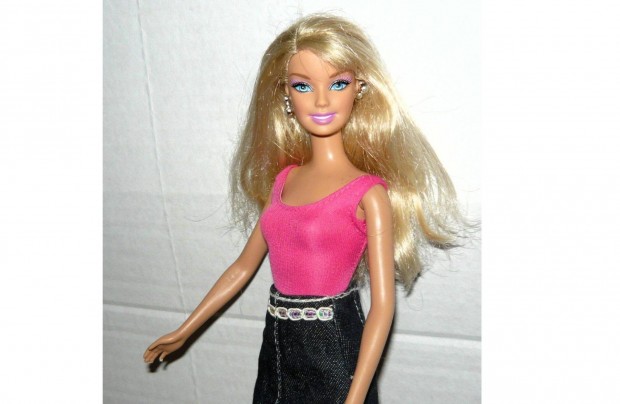 Mattel Barbie baba rojtos szoknyban