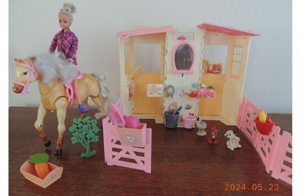 Mattel Barbie karm, hangot ad s stl lovacskval