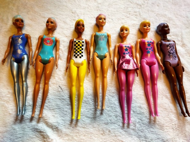 Mattel Colour reveal Barbiek