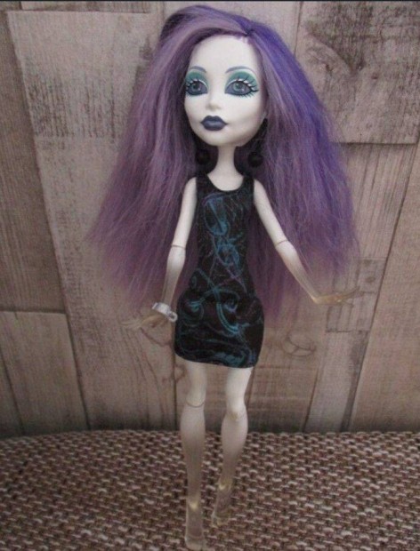 Mattel Monster high baba Spectra