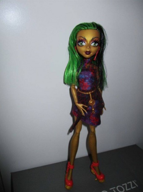 Mattel Monster high baba srkny jinafire long