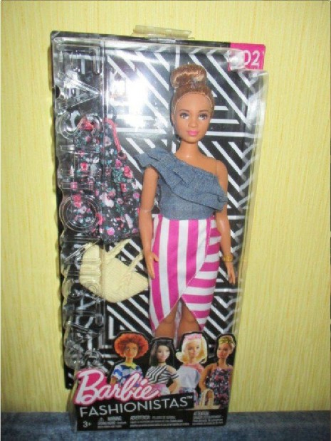 Mattel barbie fashionistas curvy - cskos szoknyban