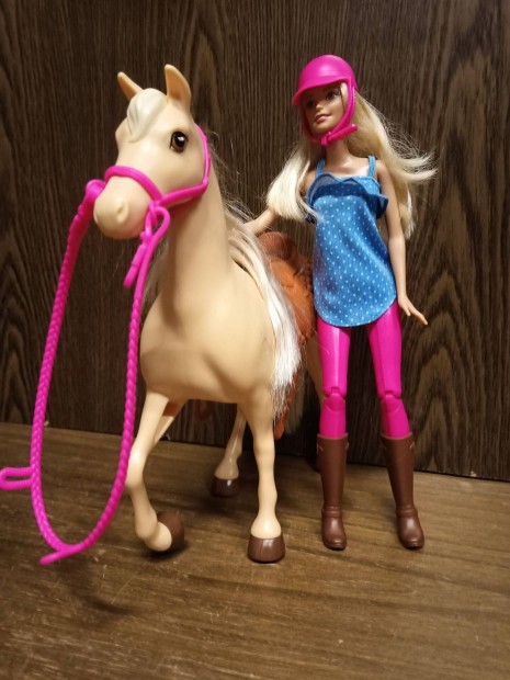 Mattel lovagl Barbie l (+kiegsztk)