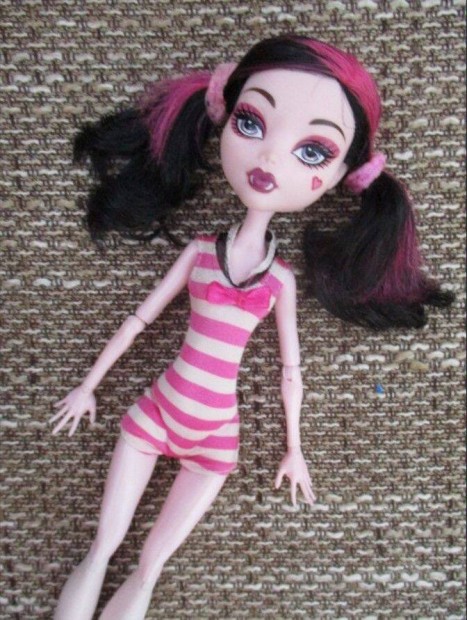 Mattel monster high draculaura baba cskos ruhban