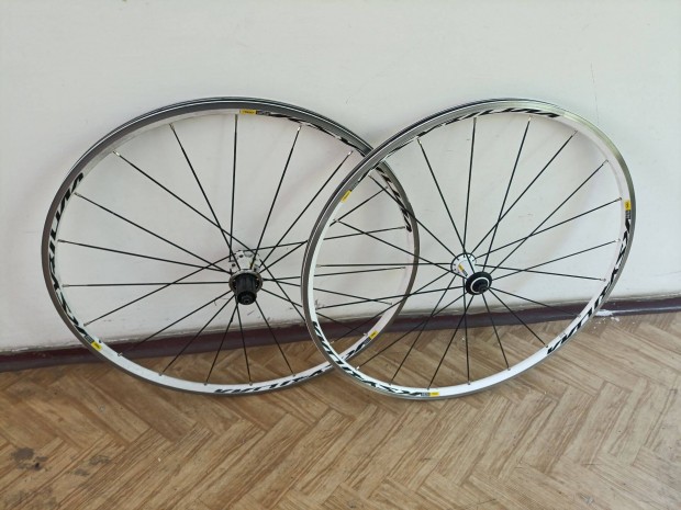 Mavic Equipe országúti kerékpár kerékszett hátsó kerék hibás
