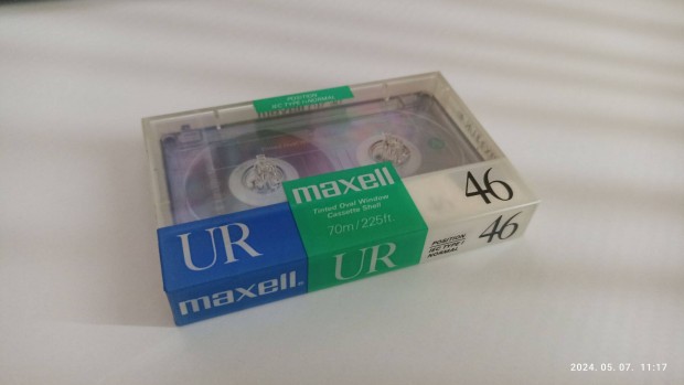 Maxell UR 46 bontatlan audio kazetta
