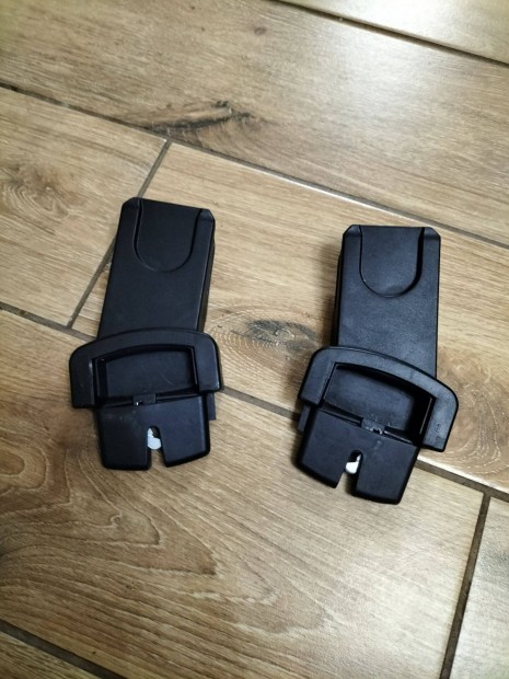 Maxi Cosi-Britax babakocsi adapter elad