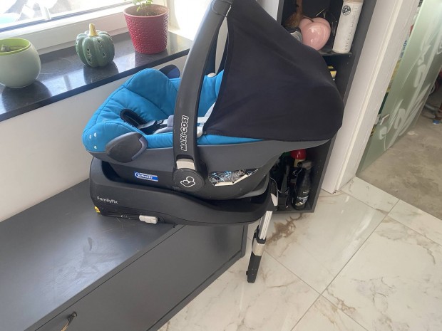 Maxi Cosi Familyfix isofix bzistalp+ babyhordoz