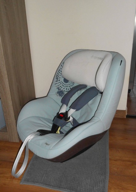 Maxi Cosi Pearl gyerekls (akr Family Fix isofix talppal) 9-18 kg