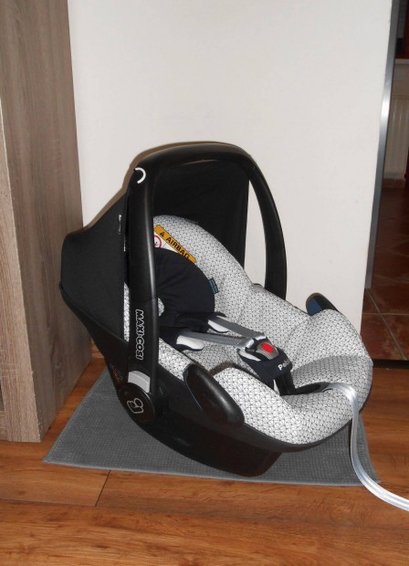 Maxi Cosi Pebble babahordoz 0-13 kg akr isofix talppal