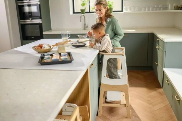 Maxi Cosi Toucan 3in 1 tanulótorony, konyhai fellépő, rajztábla
