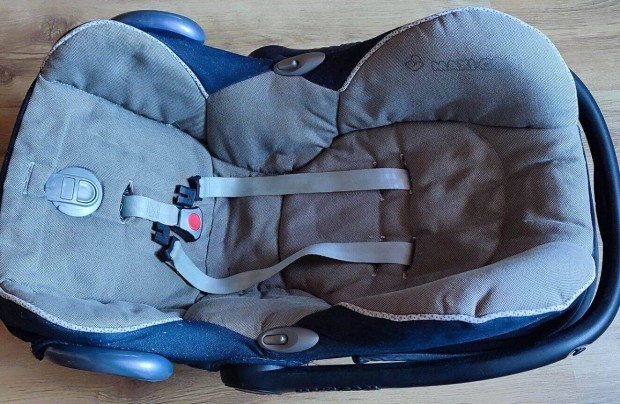 Maxi-cosi hordozó babahordozó gyerekülés autósülés