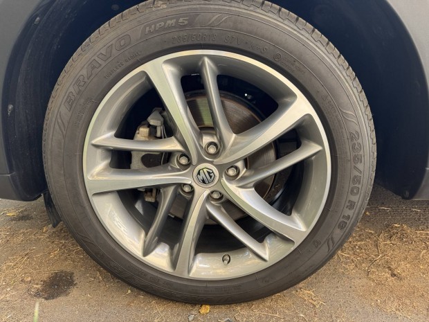 Maxxis Bravo HPM5 235/50/R18 nyári gumi szett