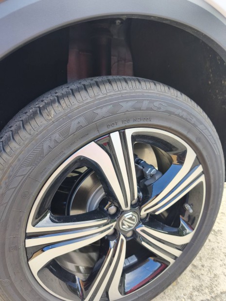 Maxxis m3 bravo hp 215/55r17