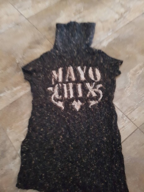 Mayo Chix garb 