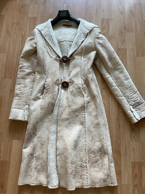 Mayo Chix kapucnis zsebes t�li meleg irha b�r kab�t, S m�ret