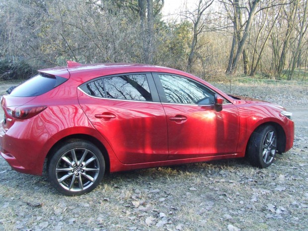 Mazda3 bm / bn jobb első ajtó hibátlan