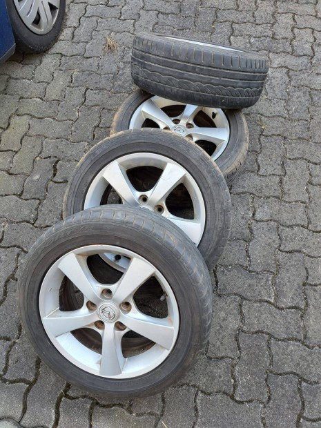 Mazda 16" felni garnitúra eladó!