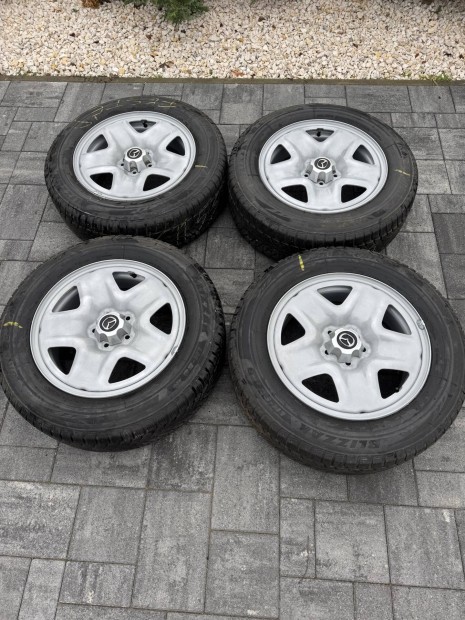 Mazda 17-es lemezfelni + 225/65 R17 tligumi elad