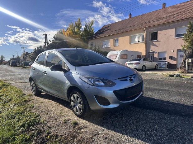 Mazda 2 1.3i CE Pro Sz�p