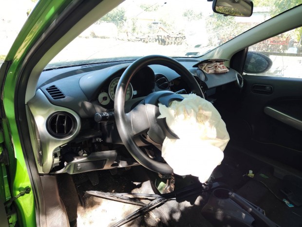 Mazda 2 1.4cd Diesel Sérült (hiányos)