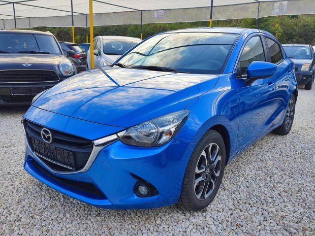 Mazda 2 1.5 Nakama Vezetett Szervizkönyv-92278...