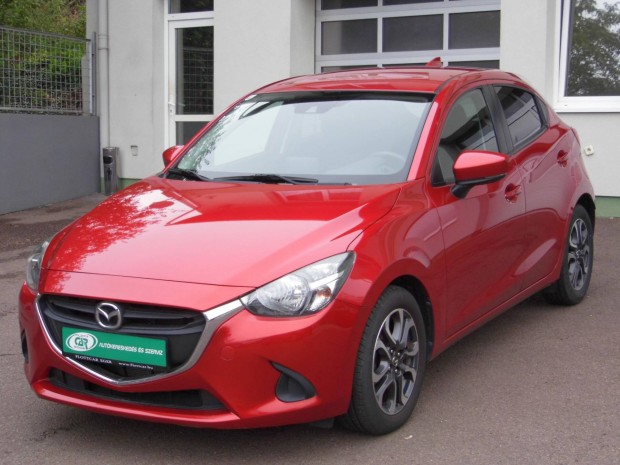 Mazda 2 1.5 Takumi Szervizknyv-Navigci-Tempo...