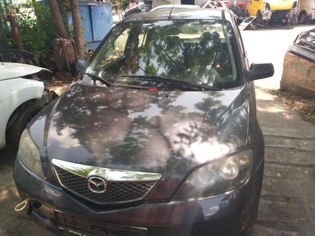 Mazda 2. bontás, önindító, generátor, klíma kompresszor