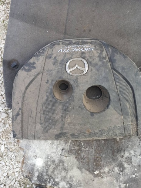 Mazda 2 motor burkolat 
