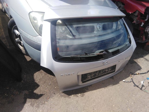 Mazda 323F csomagtérajtó