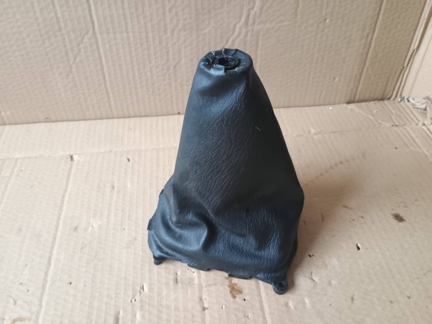 Mazda 323 F vltszoknya