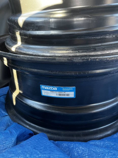 Mazda 3 16-os 5x114.3 /6  et50  lemezfelni. 