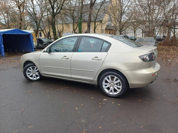 Mazda 3 1.6 CE.