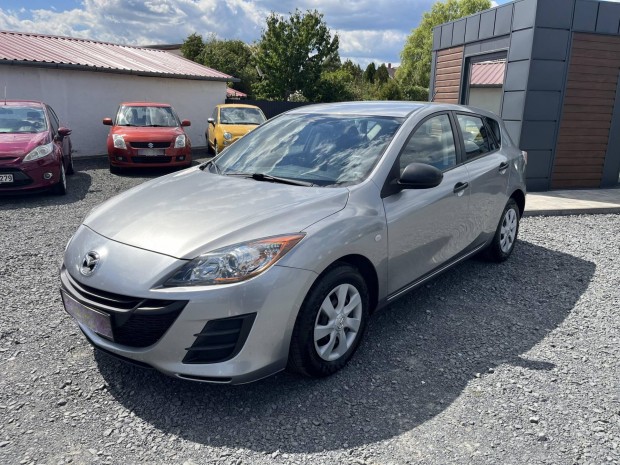 Mazda 3 Sport 1.6 CE Vgig vezetett szervizkny...