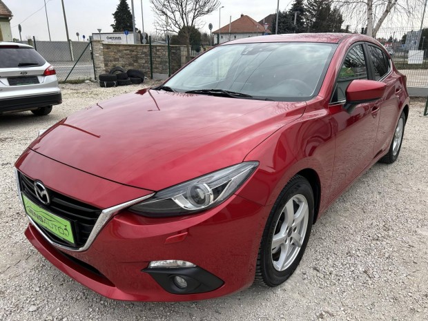 Mazda 3 Sport 2.0 Attraction Szervizknyv