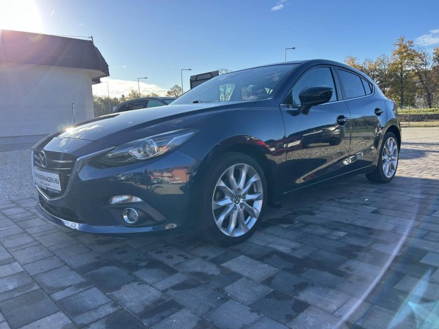 Mazda 3 Sport 2.0 Revolution Top Hued-up displa...