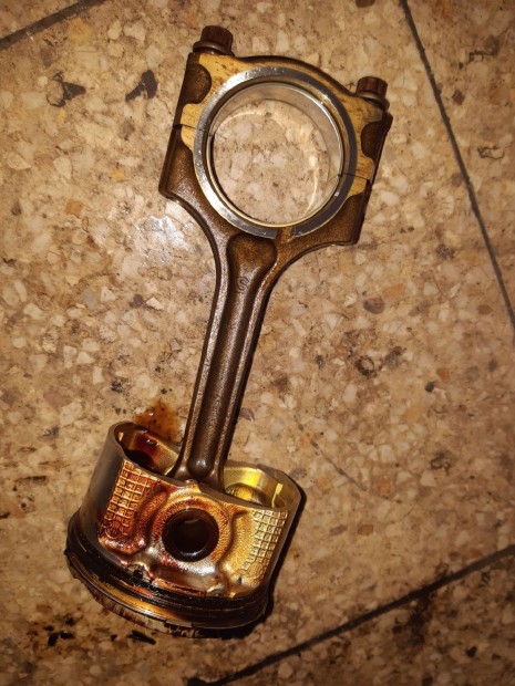 Mazda 3 -09 Dugatty� + Hajt�kar