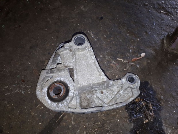 Mazda 3 -09 Váltótartó Bak