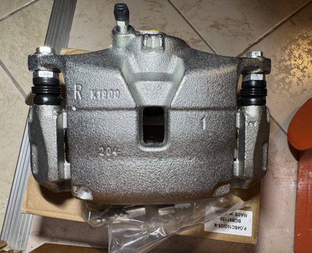 Mazda 3, Cx-3 jobb első féknyereg tartó