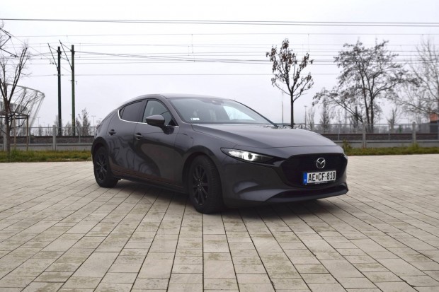 Mazda 3 automata 1.8 skyactived